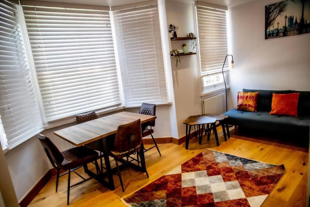 Airy, 3 Bedrooms, Ensuite , Central London Flat 외부 사진