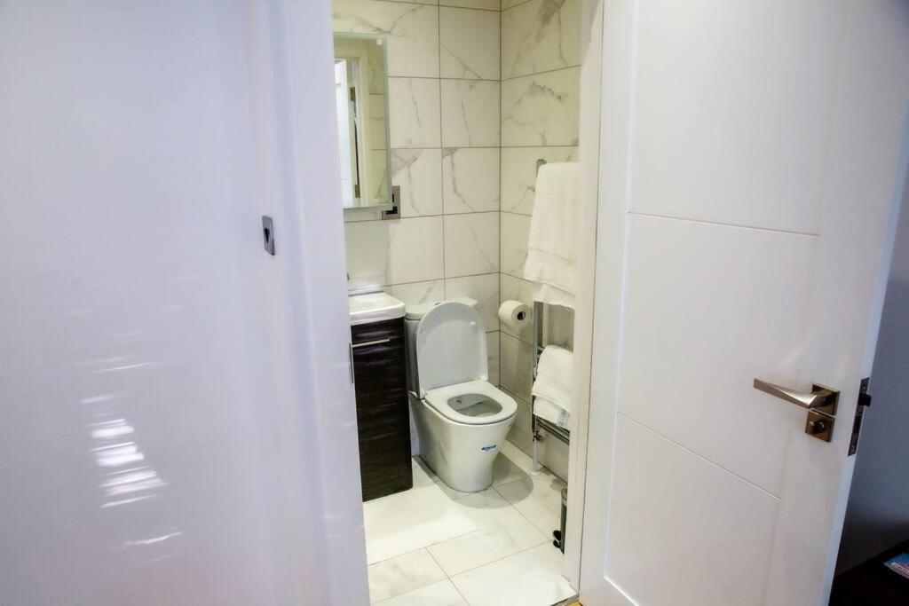 Airy, 3 Bedrooms, Ensuite , Central London Flat 외부 사진